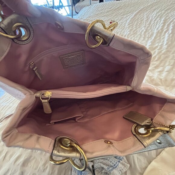 Vintage NWT COACH PENELOPE BLUSH PINK GOLD SIGNATURE CARRYALL HANDBAG - Picture 7 of 9